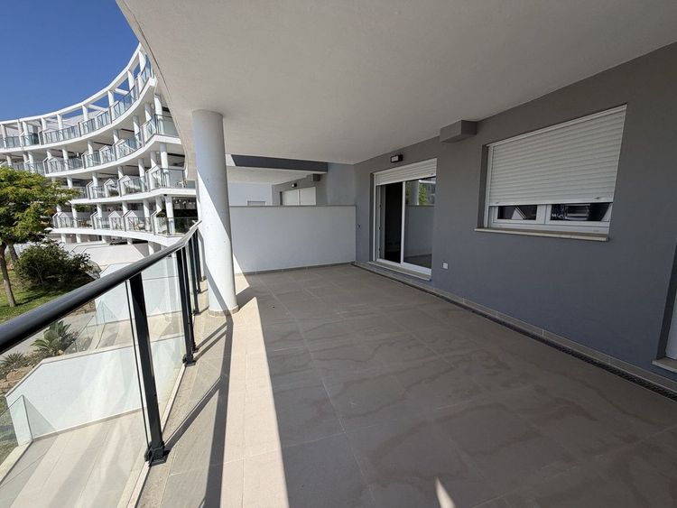 Apartment | Resale in La Duquesa in La Duquesa, Costa del Sol - Photo 5