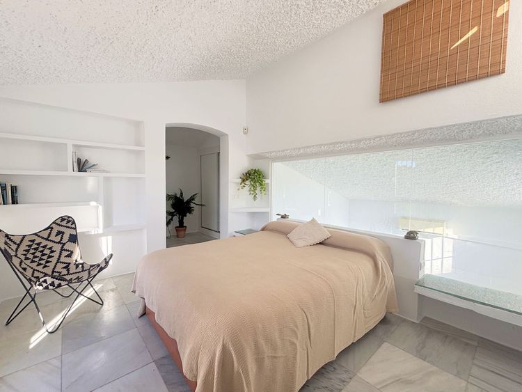 House | Resale in Casares Playa in Casares Playa, Costa del Sol - Photo 5