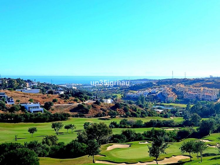 Apartment | Resale in Valle Romano in Valle Romano, Costa del Sol - Photo 4