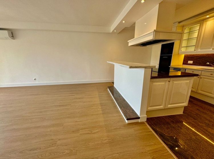 Apartment | Resale in Atalaya in Atalaya, Costa del Sol - Photo 5