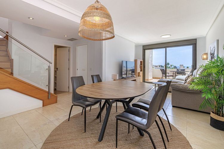 Penthouse | Resale in Estepona in Estepona, Costa del Sol - Photo 2