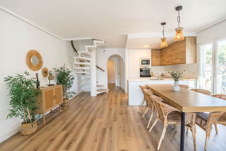 House | Resale in Calahonda in Calahonda, Costa del Sol - Photo 3