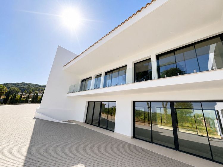House | Resale in Sotogrande Alto in Sotogrande Alto, Costa del Sol - Photo 2