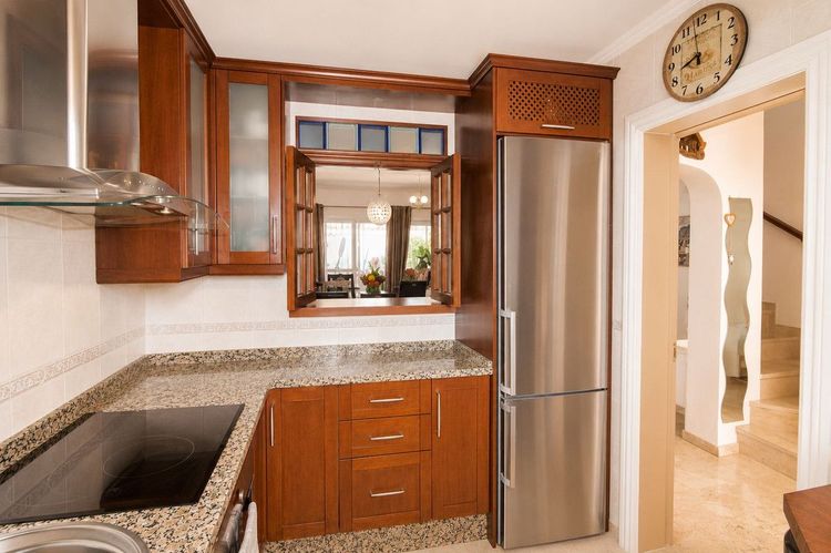 House | Resale in Marbella in Marbella Others, Costa del Sol - Photo 4
