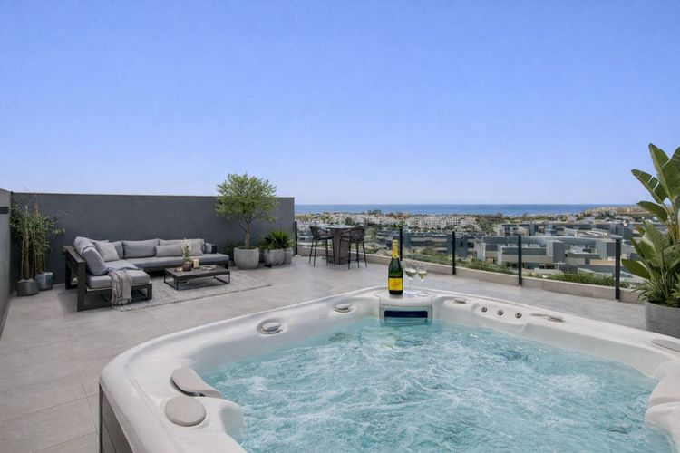 Penthouse | Resale in Selwo - Development photo 1