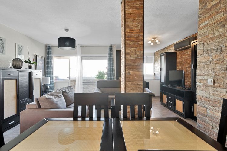 Apartment | Resale in Marbella in Marbella, Costa del Sol - Photo 3