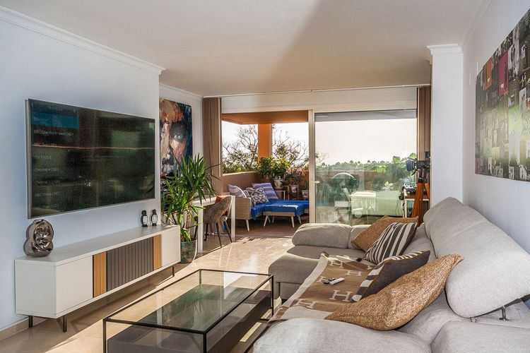 Apartment | Resale in Elviria in Elviria, Costa del Sol - Photo 5