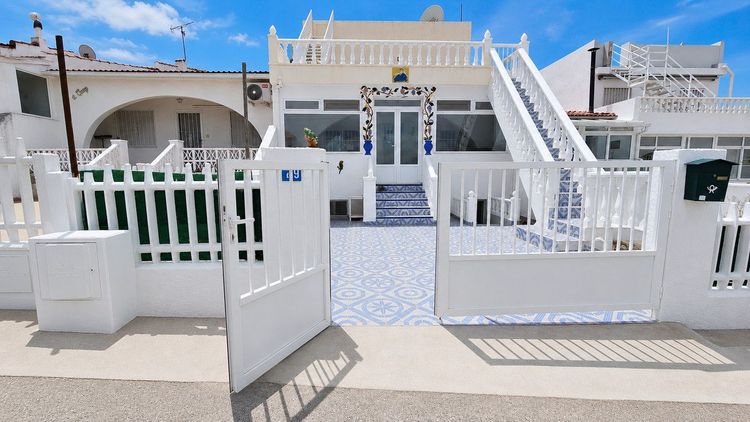 House | Resale in Ciudad Quesada in Ciudad Quesada, Rosales / Quesada, Costa Blanca - Photo 3