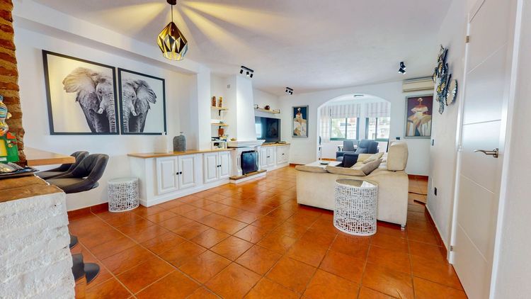 listing card gallery