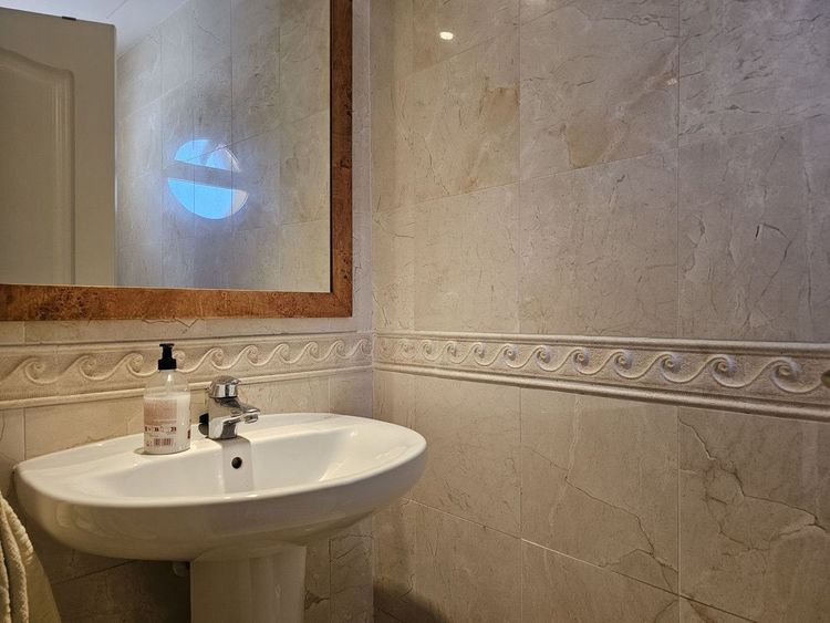 House | Resale in El Rosario in El Rosario, Costa del Sol - Photo 5