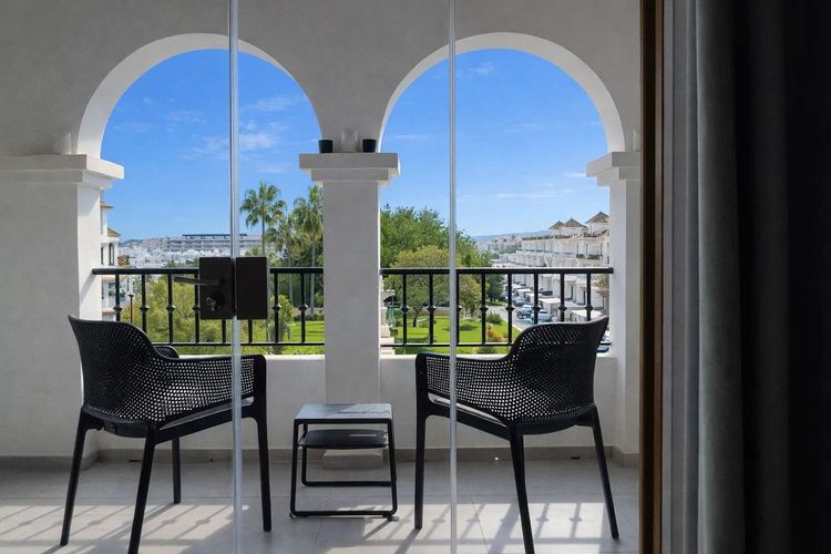 Apartment | Resale in La Duquesa - Development photo 1