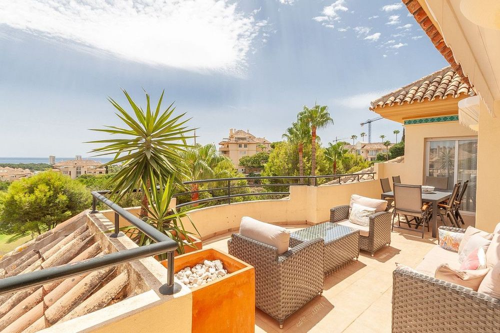 Penthouse | Resale in Elviria in Elviria, Costa del Sol - Main property photo