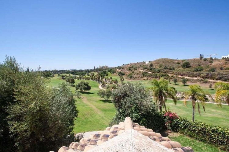 House | Resale in Marbella in Marbella Others, Costa del Sol - Photo 3