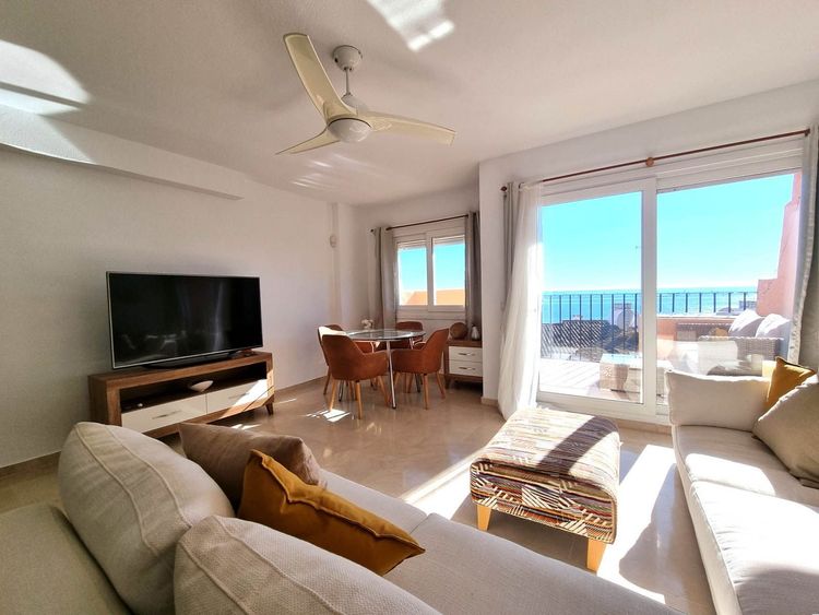 Penthouse | Resale in Calahonda in Calahonda, Costa del Sol - Photo 2