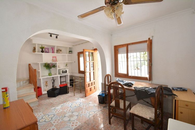 House | Resale in Torrevieja in Torrevieja, Costa Blanca - Photo 4