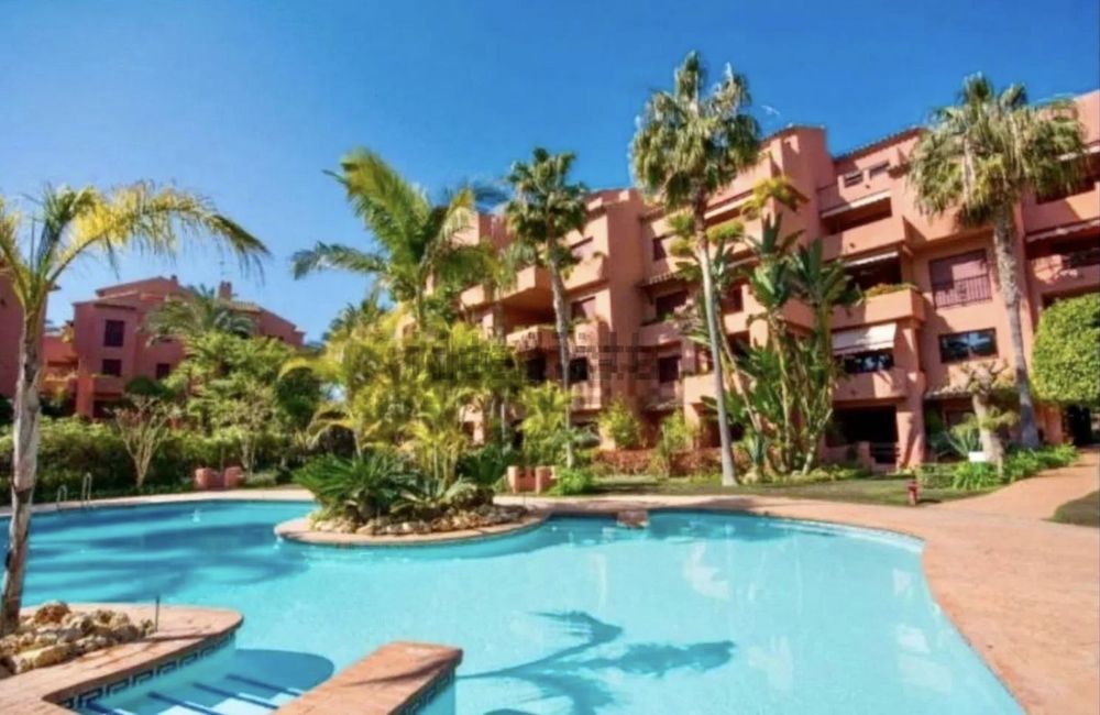 Penthouse | Resale in Marbella in Marbella, Costa del Sol - Main property photo