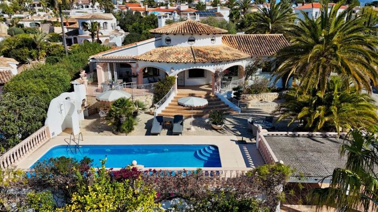 House | Resale in Benissa in Benissa, Costa Blanca - Photo 5
