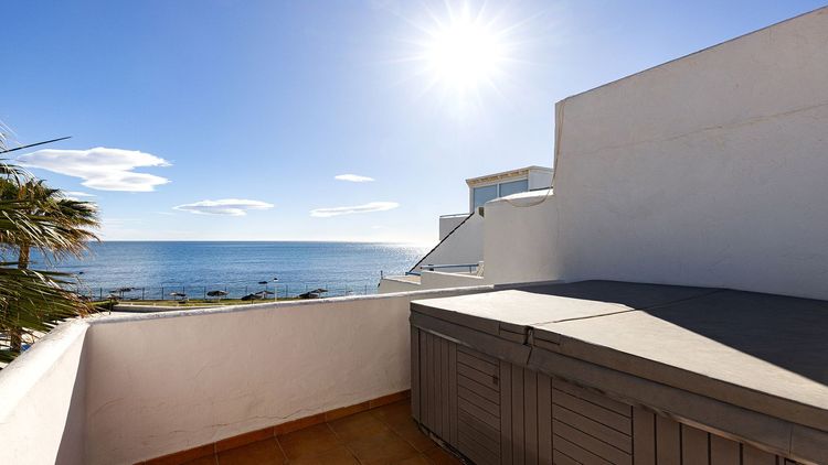 House | Resale in Casares in Casares Others, Costa del Sol - Photo 5