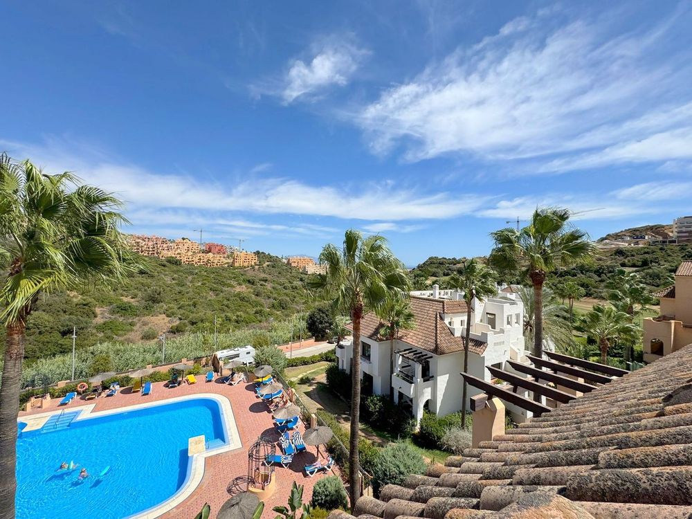 Penthouse | Resale in La Duquesa in La Duquesa, Costa del Sol - Main property photo