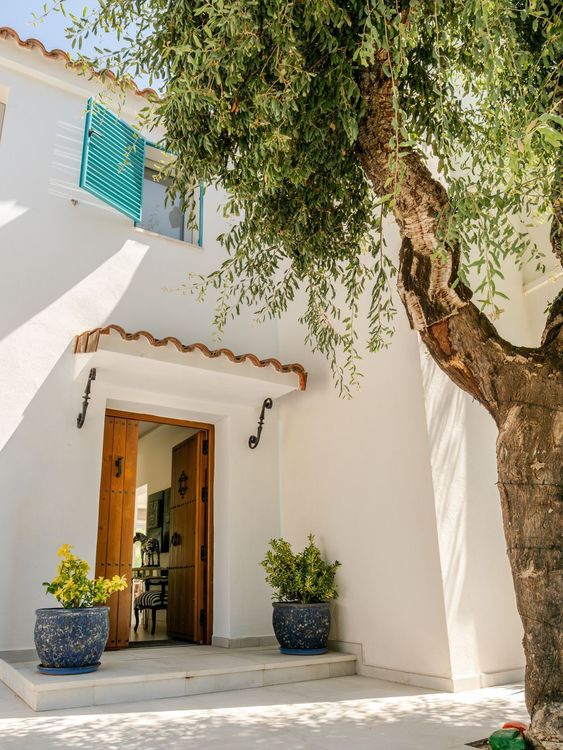 House | Resale in El Madroñal in El Madroñal, Costa del Sol - Photo 4