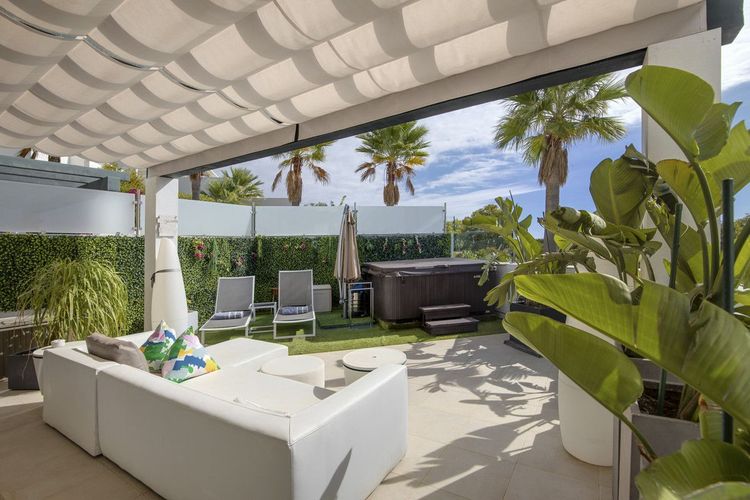 Apartment | Resale in Casares - Development photo 1