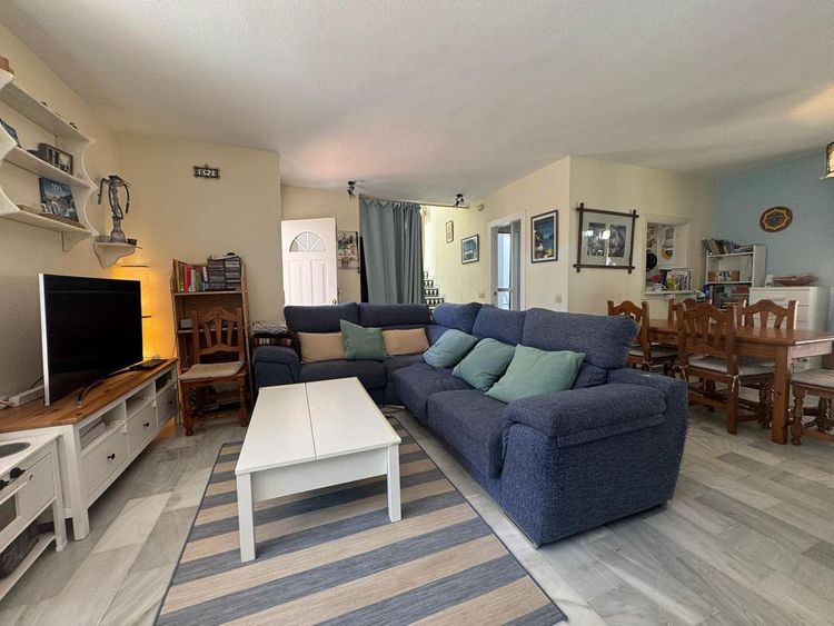 House | Resale in Atalaya in Atalaya, Costa del Sol - Photo 2