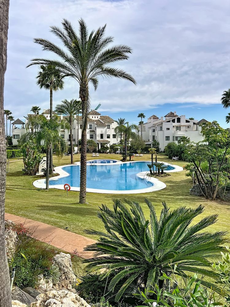 Apartment | Resale in El Paraiso in El Paraiso, Costa del Sol - Main property photo