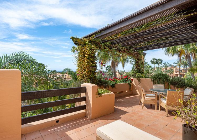 Penthouse | Resale in The Golden Mile in The Golden Mile, Costa del Sol - Photo 4