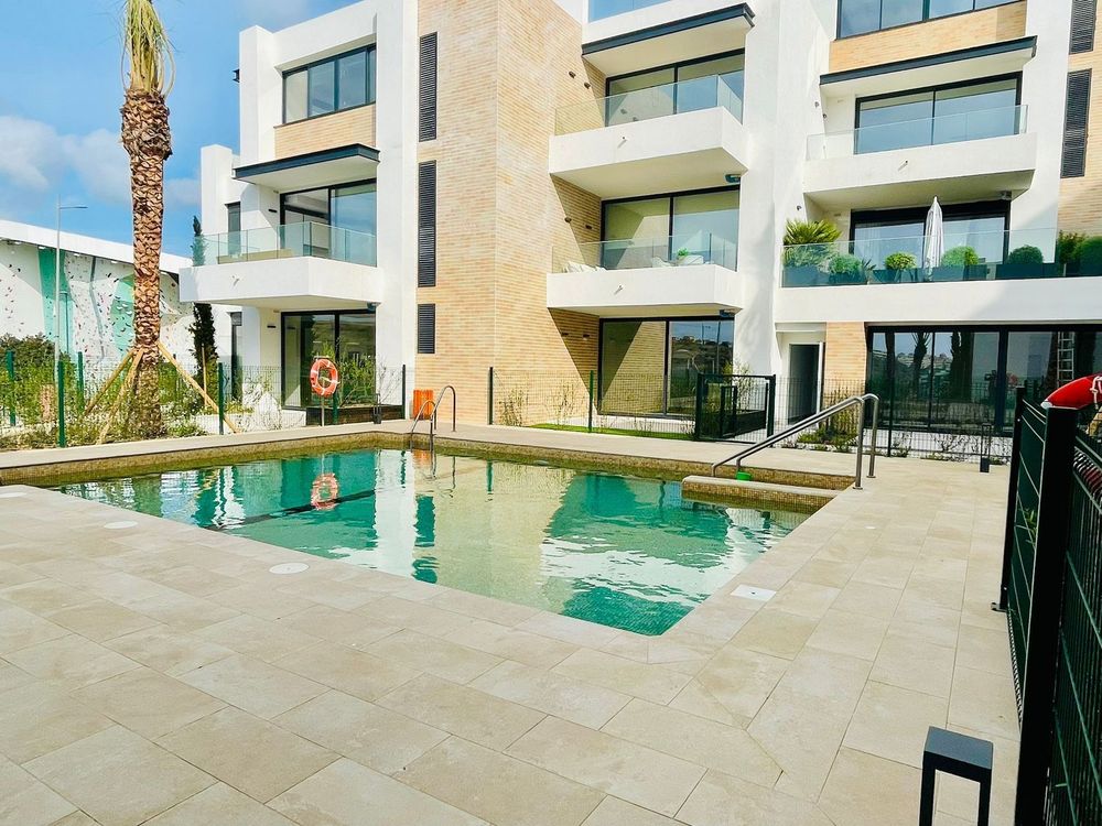 Apartment | Resale in Estepona in Estepona, Costa del Sol - Main property photo