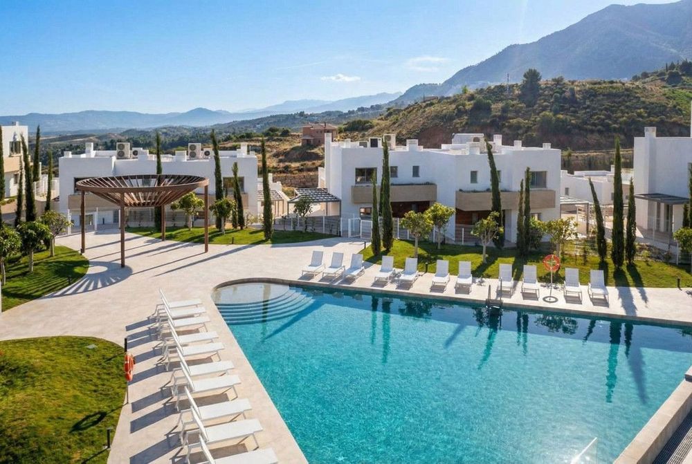 House | Resale in Calahonda in Calahonda, Costa del Sol - Main property photo