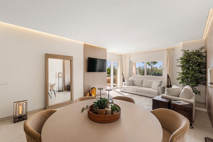 Penthouse | Resale in Nueva Andalucía in Nueva Andalucía Others, Costa del Sol - Photo 4
