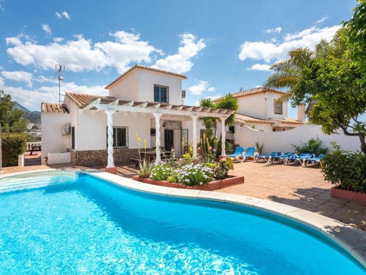 House | Resale in Nerja in Nerja, Costa del Sol - Photo 2