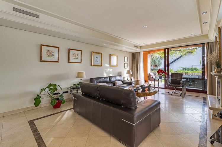 House | Resale in The Golden Mile in The Golden Mile, Costa del Sol - Photo 4