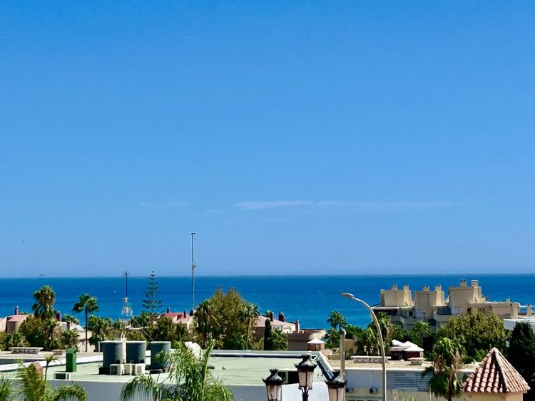 listing card gallery