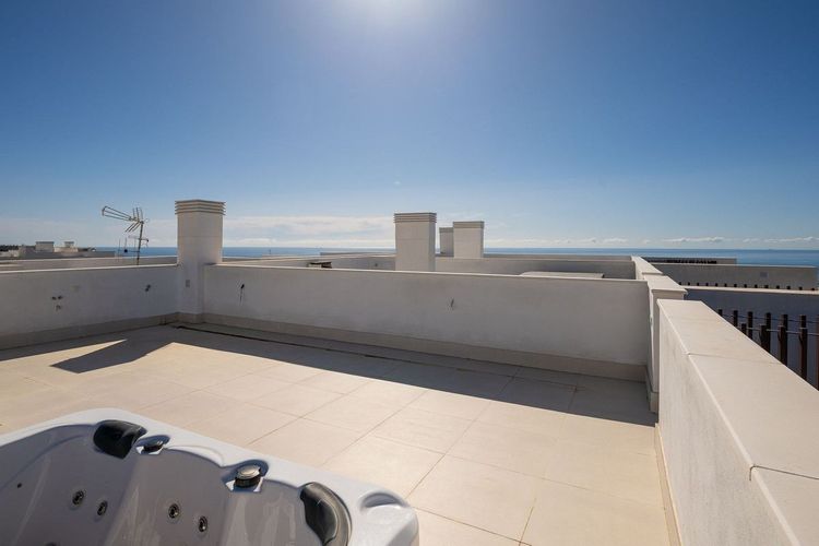 Penthouse | Resale in Fuengirola in Fuengirola Others, Costa del Sol - Photo 2