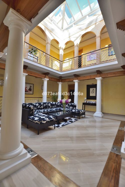 House | Resale in Ronda in Ronda, Costa del Sol - Photo 3