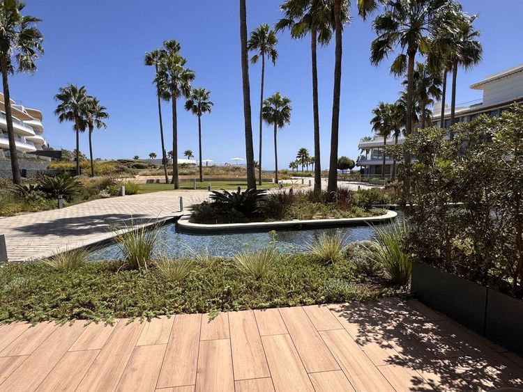 Apartment | Resale in Estepona in Estepona, Costa del Sol - Photo 5