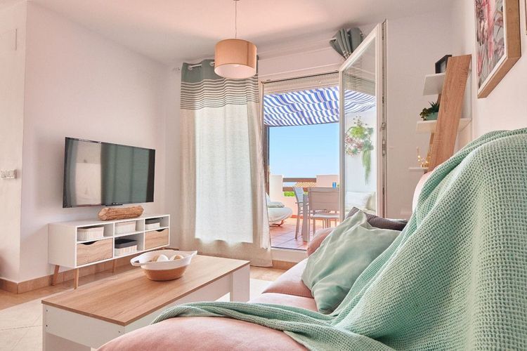 Apartment | Resale in La Duquesa in La Duquesa, Costa del Sol - Photo 3