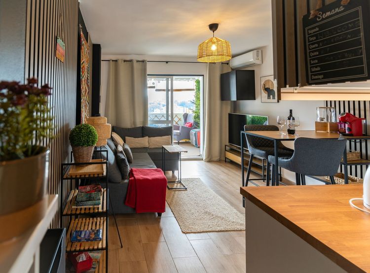 listing card gallery