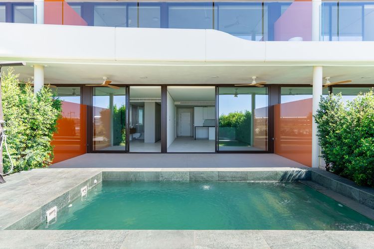 listing card gallery