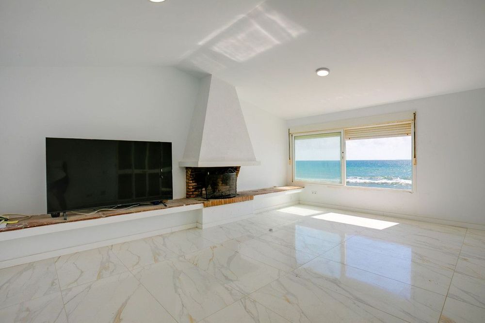 House | Resale in Estepona in Estepona, Costa del Sol - Main property photo