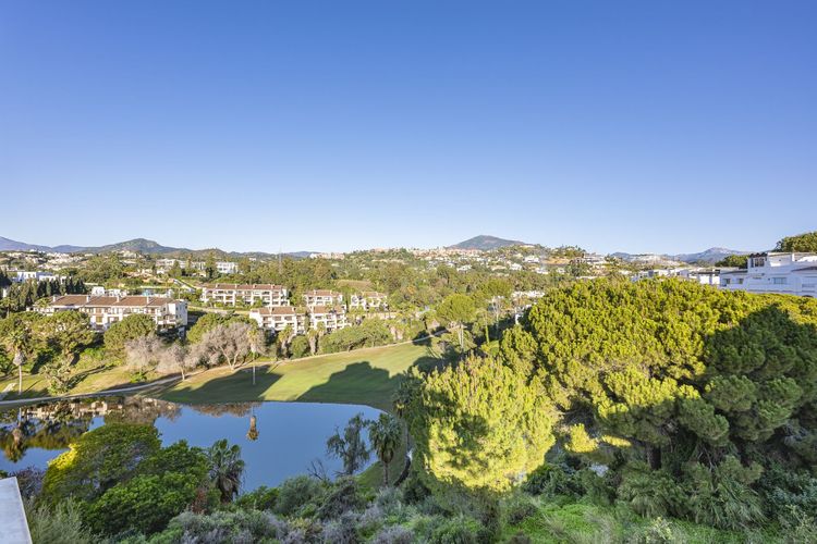 Penthouse | Resale in La Quinta in La Quinta, Costa del Sol - Photo 3