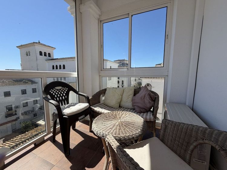 Apartment | Resale in La Duquesa in La Duquesa, Costa del Sol - Photo 3