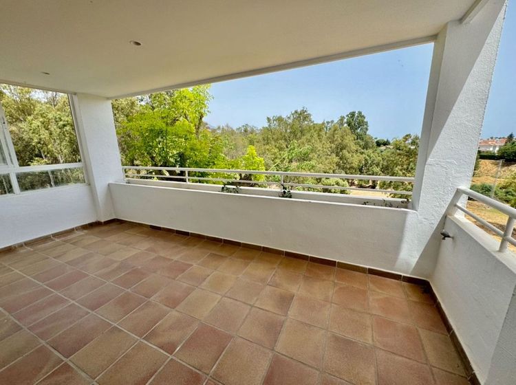 Apartment | Resale in Atalaya in Atalaya, Costa del Sol - Photo 3