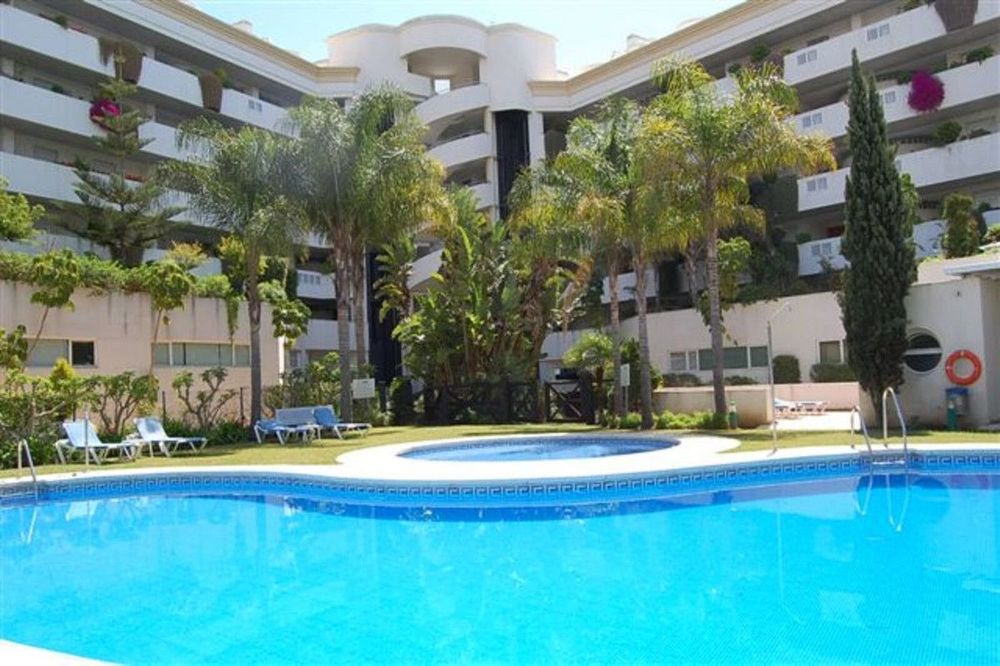 Apartment in Puerto Banús in Puerto Banús, Nueva Andalucía, Costa del Sol - Main property photo