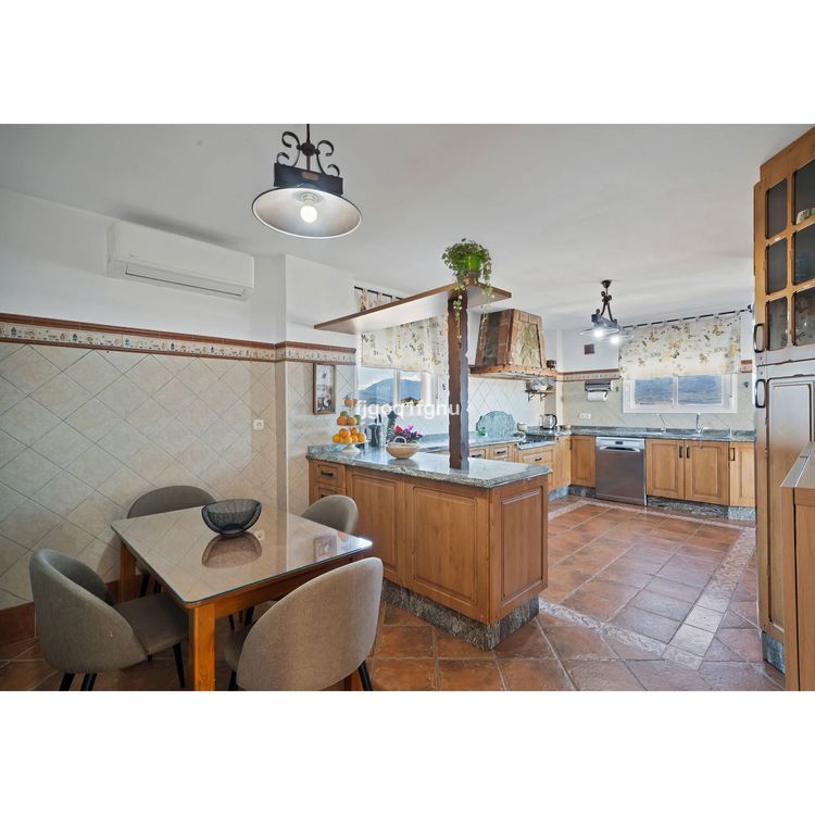 House | Resale in Coín in Coín, Costa del Sol - Photo 4