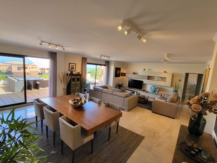 Penthouse | Resale in Casares in Casares Others, Costa del Sol - Photo 2