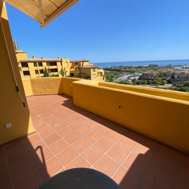 Apartment | Resale in Estepona in Estepona, Costa del Sol - Photo 5