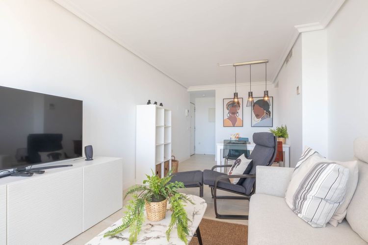 Apartment | Resale in Estepona in Estepona, Costa del Sol - Photo 5