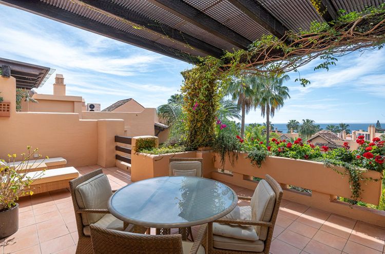 Penthouse | Resale in The Golden Mile in The Golden Mile, Costa del Sol - Photo 3